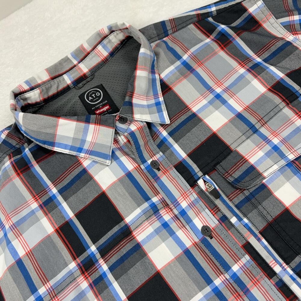 Wrangler ATG Button Up Shirt Men 2XL Gray Plaid Short Sleeve Pockets Lightweight